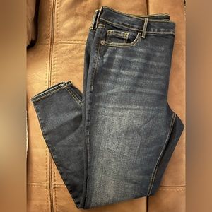 New Old Navy Rockstar Super Skinny High Rise size 20